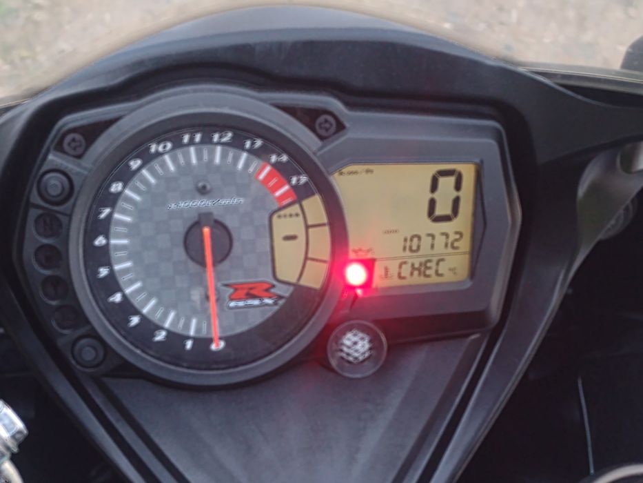 De vânzare  Suzuki GSXR K8