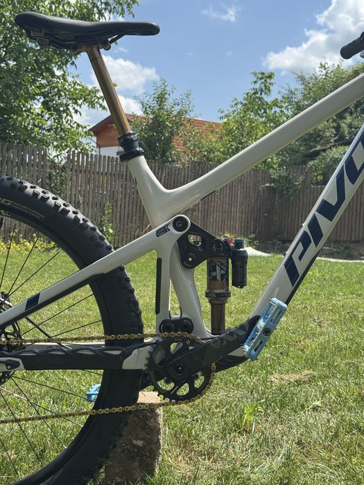 Bicicleta pivot switchblade 2023