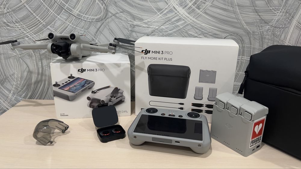 Дрон Dji mini 3 pro + DJI RC + Fly More kit plus