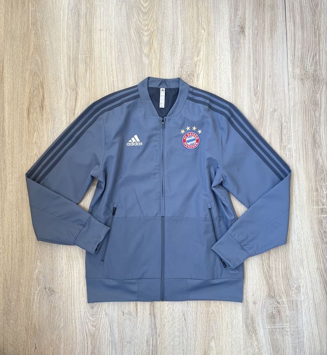 Оригинално горнище Adidas Bayern Munich – като ново!