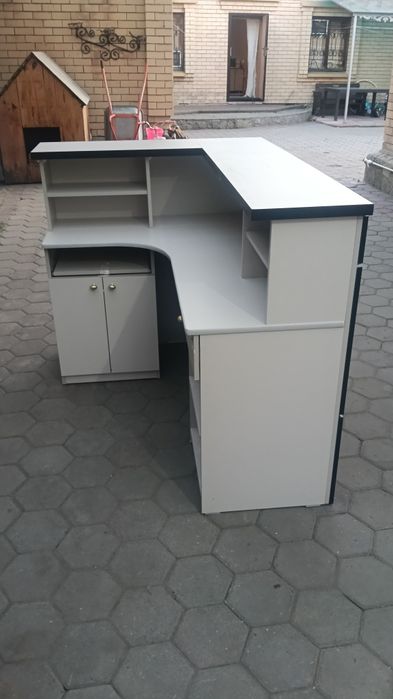Продам новую барную стойку