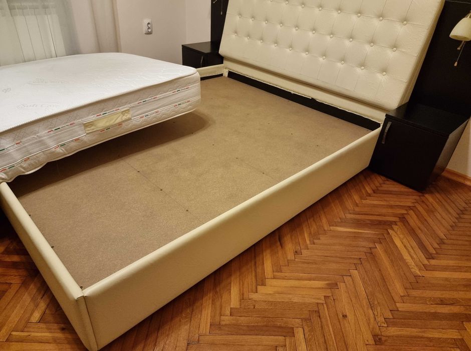 Pat matrimonial tapitat, pat dublu 160x200 cu noptiere