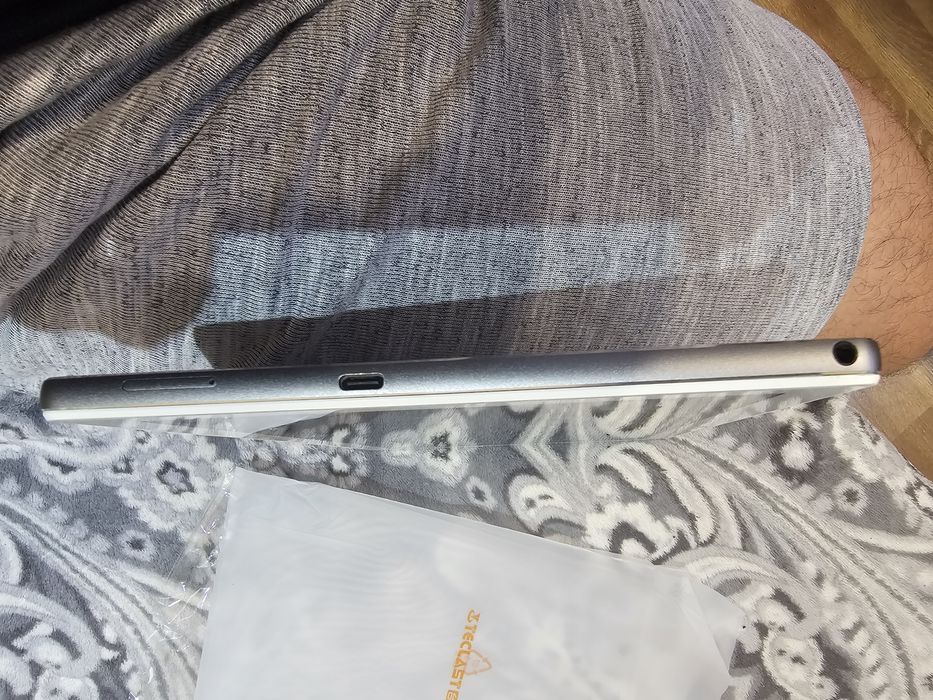 Таблет 10 инча teclast m30