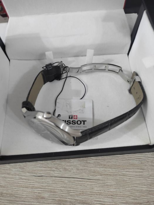 Часы Tissot T063610A