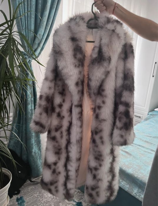 Blanita tip palton alb cu negru