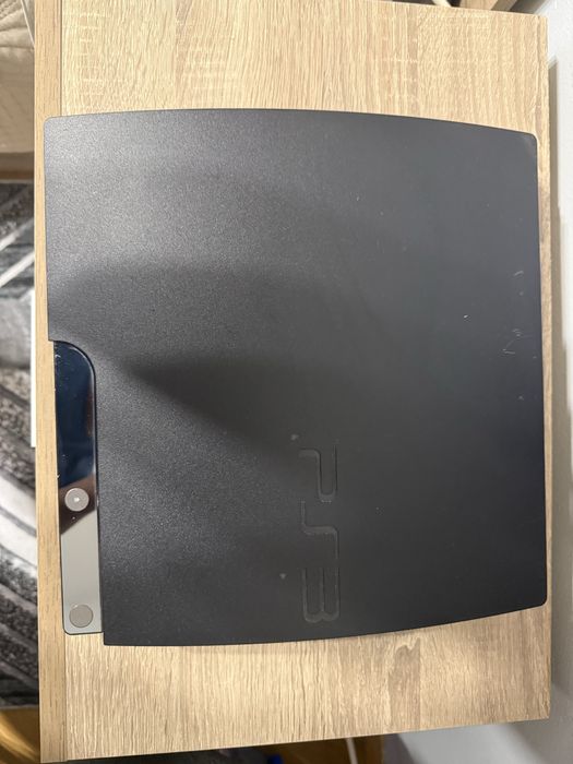 PlayStation3 върви в комплект с седем игри и два джойстика