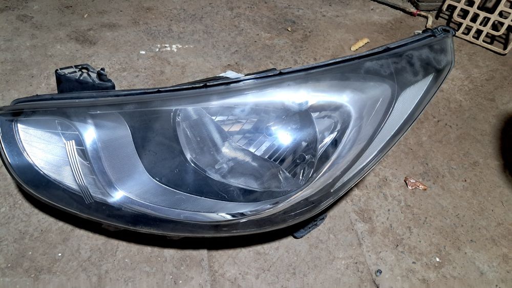 Продается левая фара