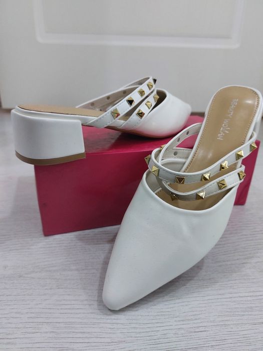 Qizlar va ayollar uchum modniy oyoqkiyim