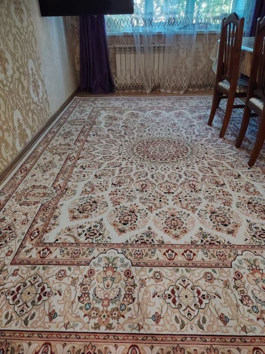 Продам б/у ковер
