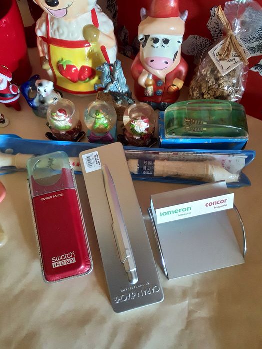 Сувениры. Ручки. Статуэтки.