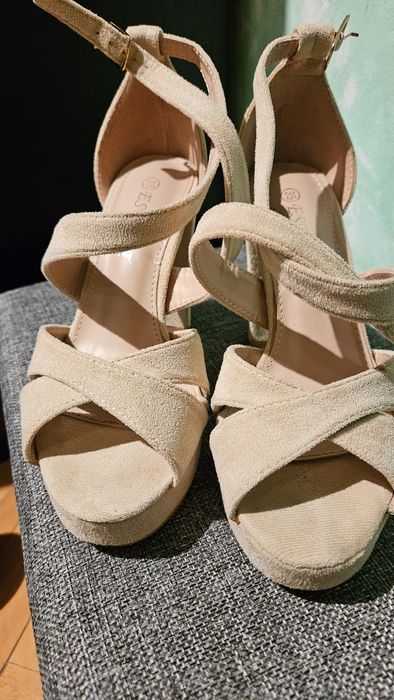 Sandale bej, nr 35