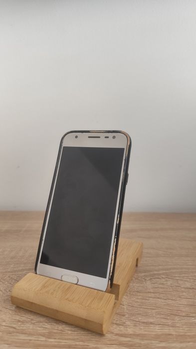 Vând Samsung Galaxy J3 2017 BLOCAT LA Vodafone