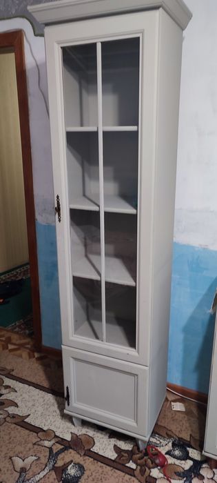 Комод,зеркало, шкафы