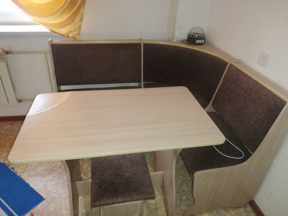 Продается  кухоный стол