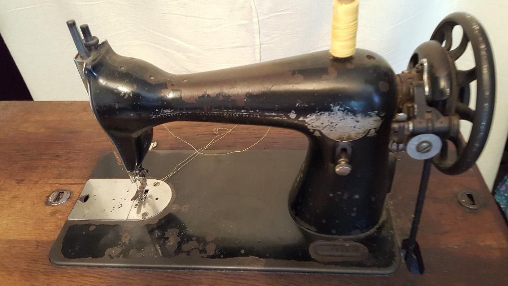 Masina de cusut Singer originala,an de fabricatie 1928,colectie.