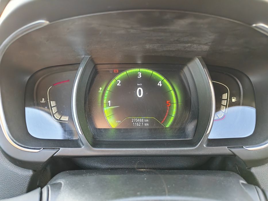 Vând Renault Grand Scenic