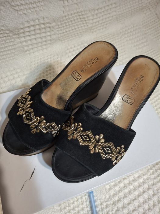 Черни сандали велурови.Италия.