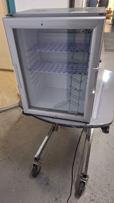 продам  мини Холодилник