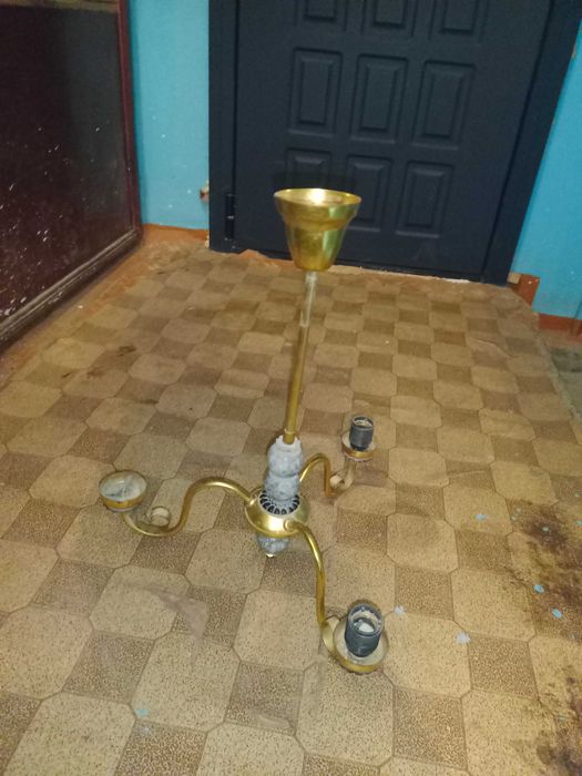 Продам люстры в хорошем состоянии