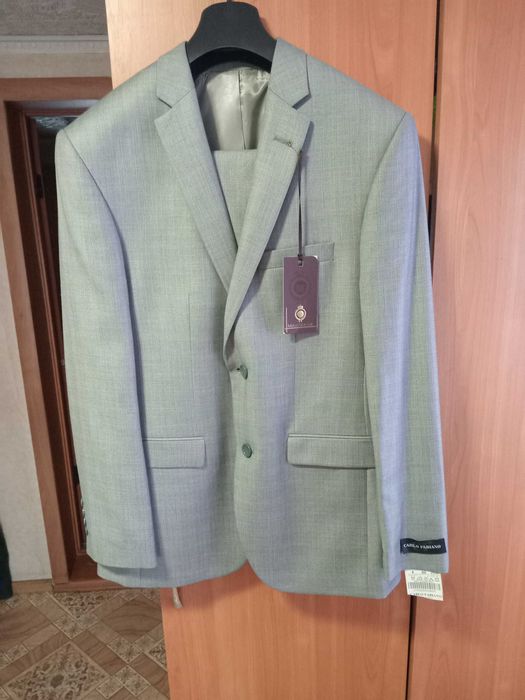 Продам костюм 50 размер