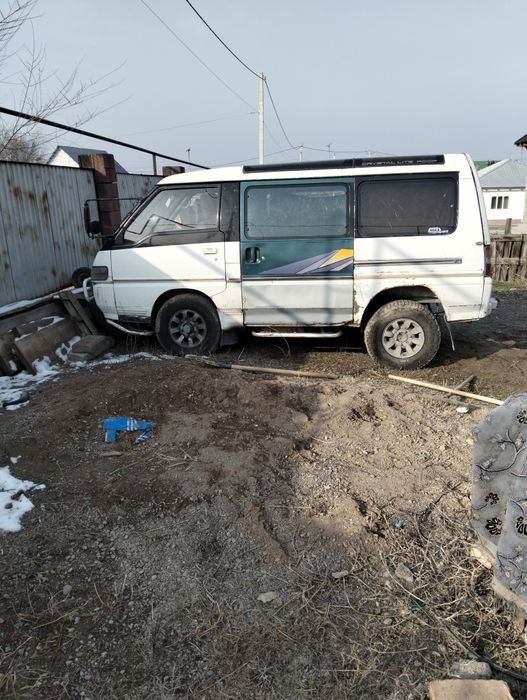 Митцубиси делика