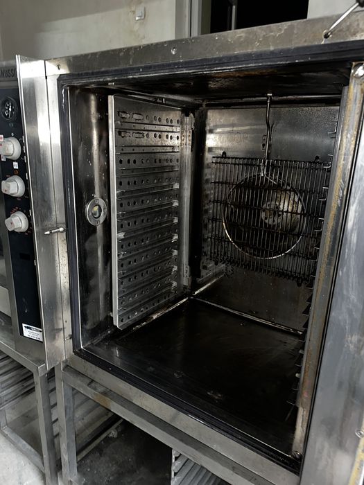Конвектомат 10 тави със стойка