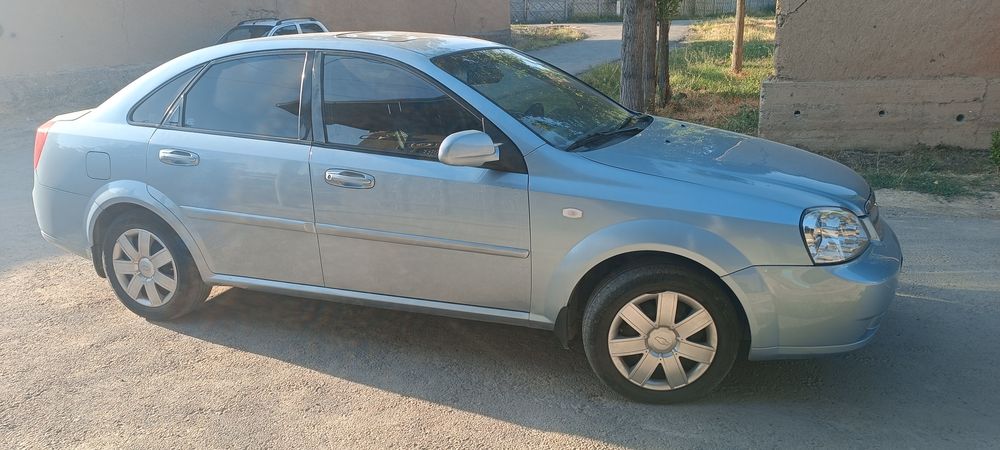 Lacetti 2013  1.6 avtomat karobka