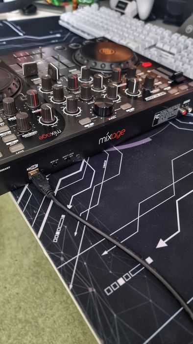 Mixer DJ Reloop Mixage Interface