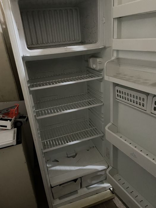 Продам холодильник