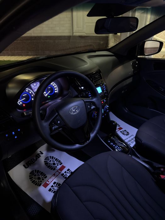 Hyundai accent 2013