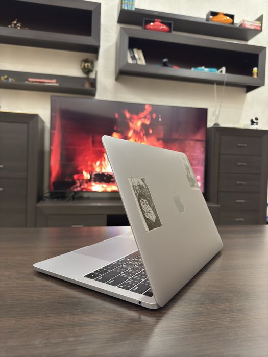 MacBook Pro 13” 2019 Touch Bar