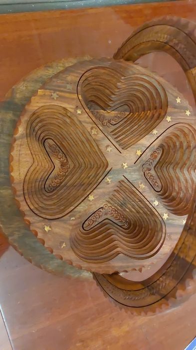 Деревянная менажница.