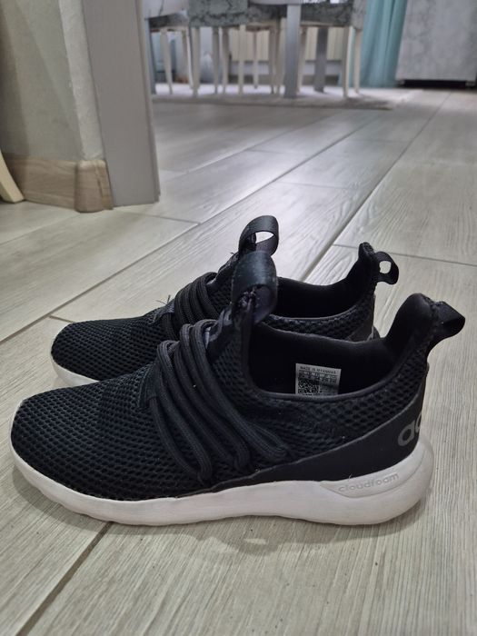 Адидас кросовки супер легкие и удобные