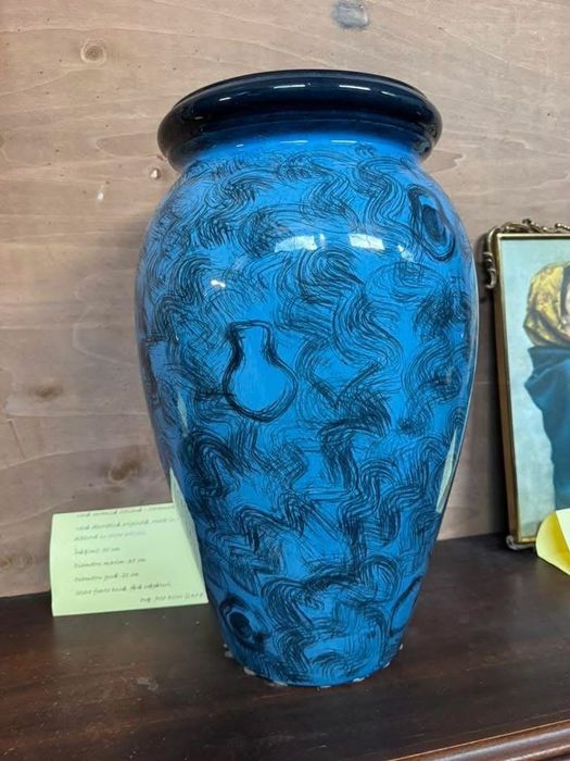 Alt mobilier sufragerie ceramícă italiană - Ceramiche Castellane vază decorativă originală, Made in Italy, glazură albastră cu decor artistíc.
