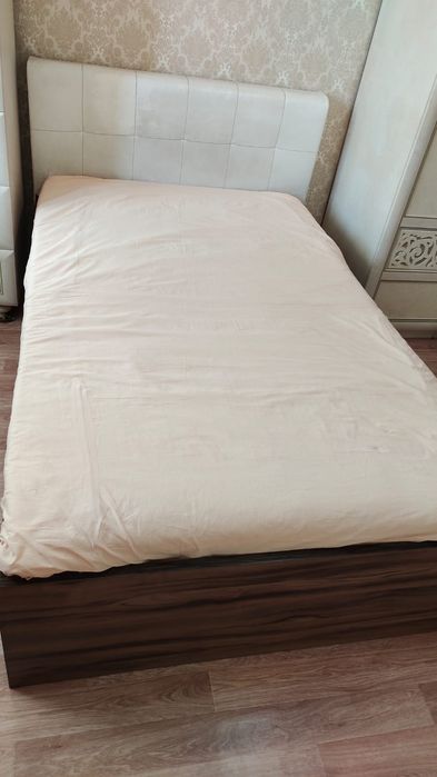 Продам кровать с ортопедическим