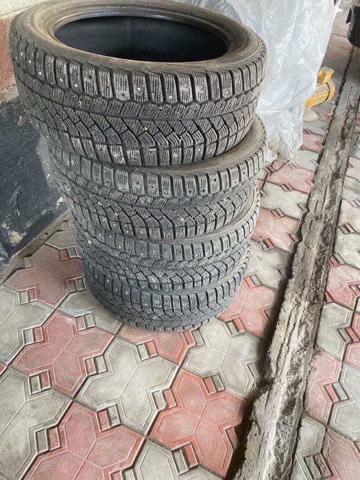 Продам резину 225/45/17