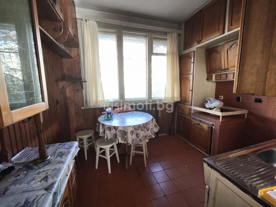 Дава се под наем Тристаен апартамент в София, Яворов - 120 кв.м за 398.82 € - Снимка #7