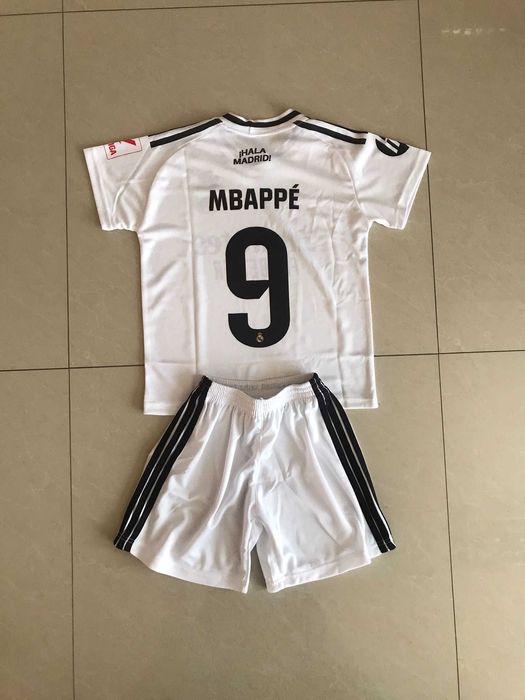 Комплект дълъг с къс екип Реал М. и Мбапе 10 2026 БГ производство