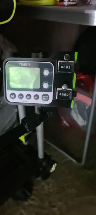 Timer digital și cliker mecanic