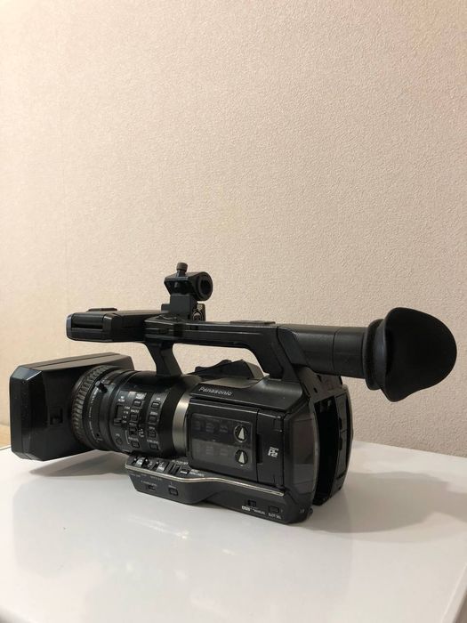 Продам профессиональную видеокамеру