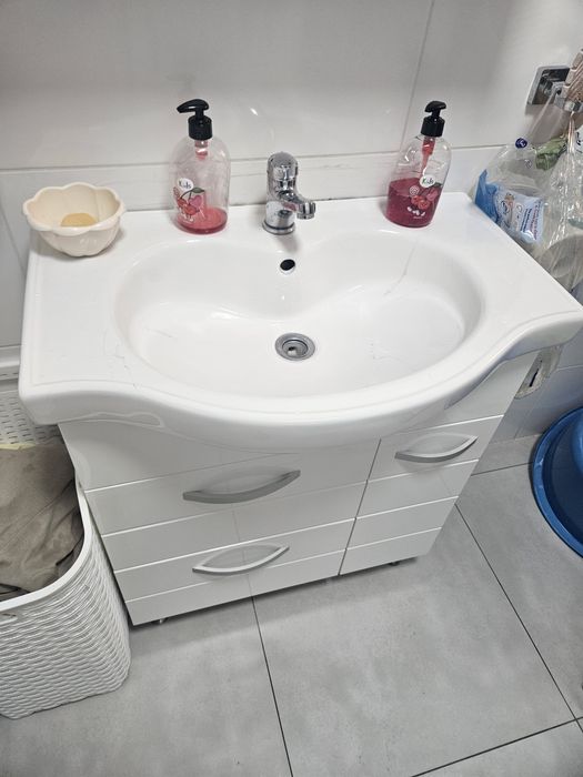 Închiriez casuta la Curtea