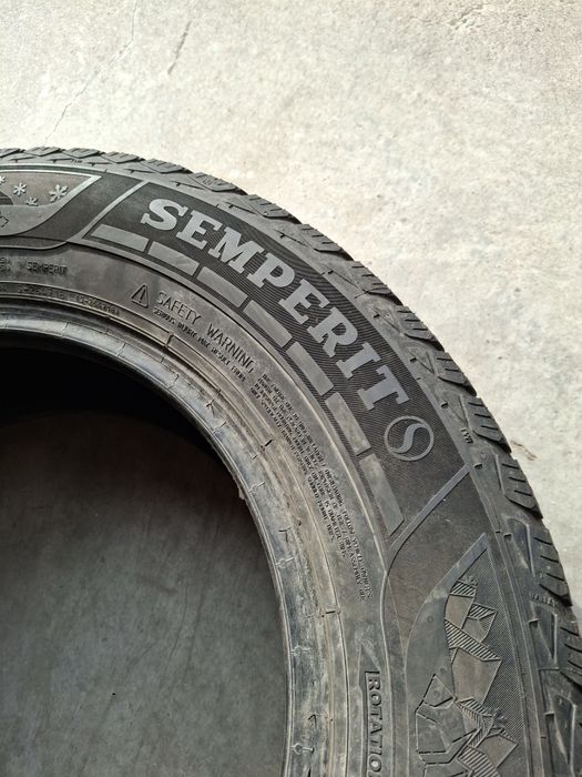 2 Anvelope M+S  215 65 r15C Semperit
