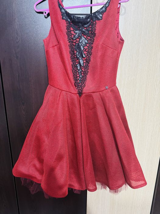 Червена рокля Junona