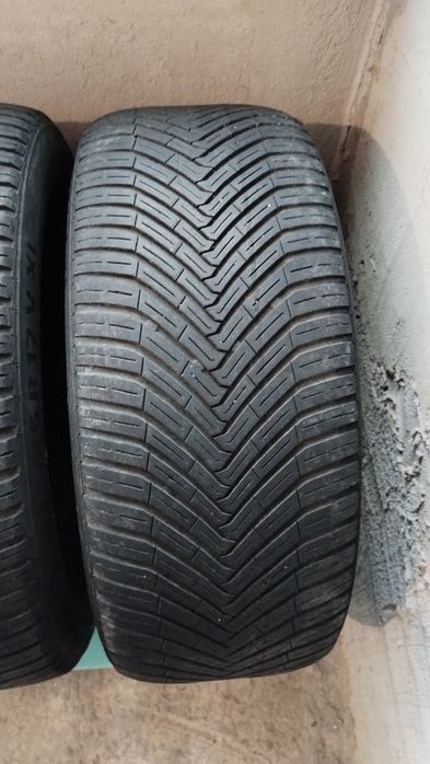 4бр.гуми225/45r17 continental al season contact Xl