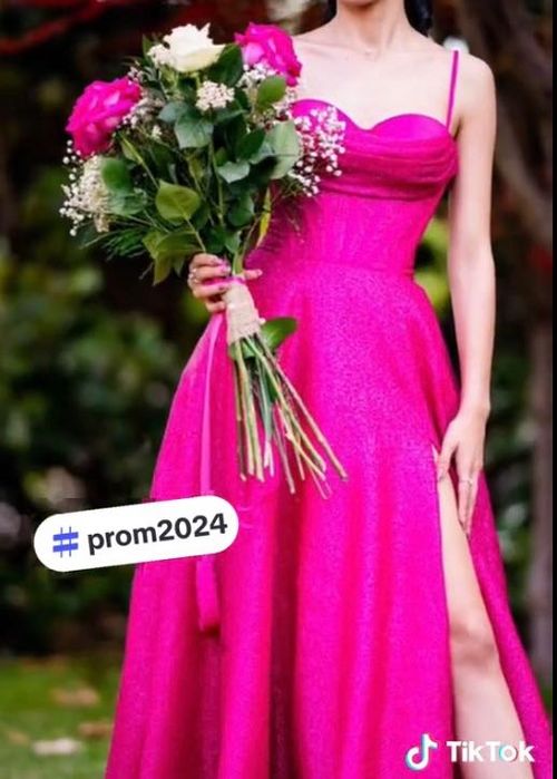 Красива бална рокля ,за сватби и кръщенета