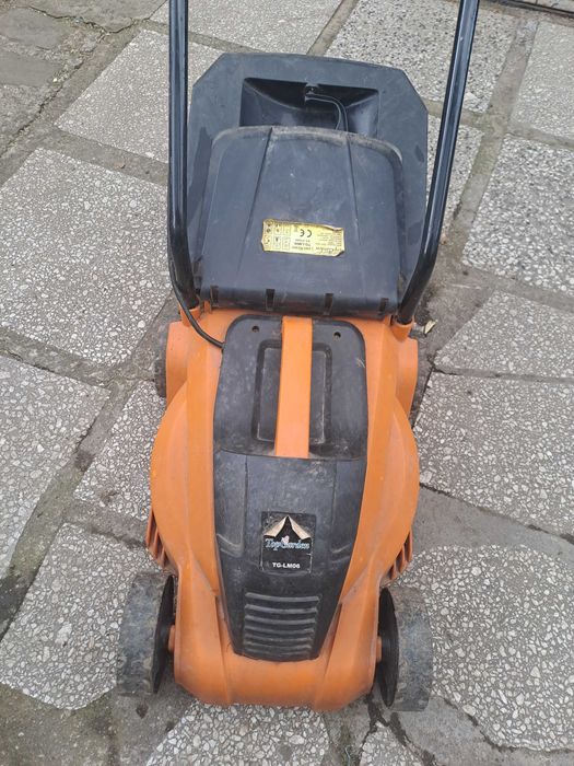 Електрическа косачка за трева TOP GARDEN 1000W с проблем в ел. мотора