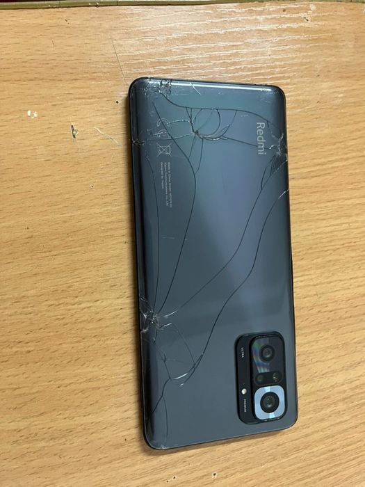 Продаю телефон Redmi note 10Pro не работает!!!