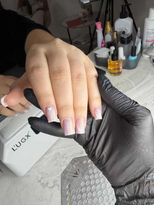 Качественный  маникюр