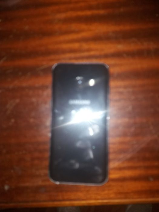 Продается телефон