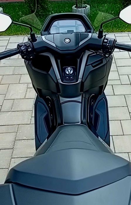 Scooter Yamaha Nmax modelul Tech Max 125 cc